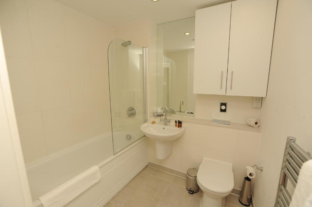 Premier Suites Bristol Cabot Room photo